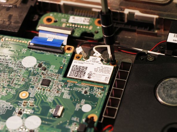 HP Envy TouchSmart m7 k010dx Motherboard Replacement: stap 0, afbeelding 2 van 3