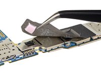 Samsung Galaxy S10 and S10e Teardown