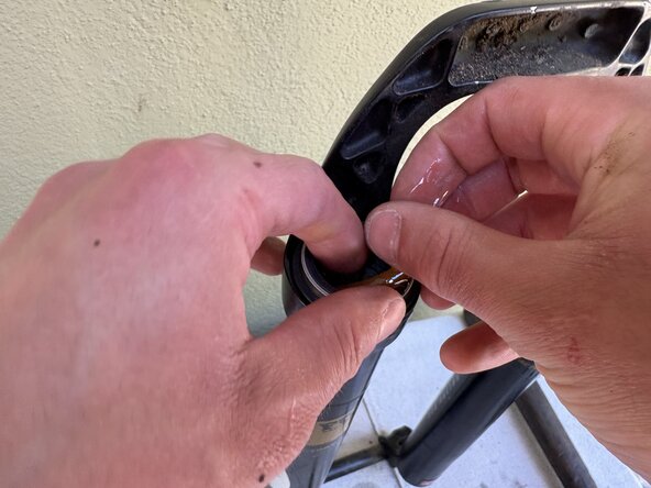 Fox32 Mountain Bike Front Air Suspension Fork Seal and Oil Replacement: étape 36, image 3 de 3