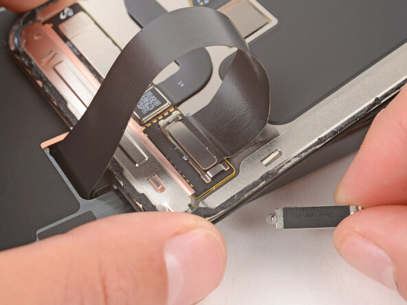 Google Pixel 10 Pro XL Screen Replacement, Remove the screen cable bracket: 9 단계, 이미지 3개 중 3개