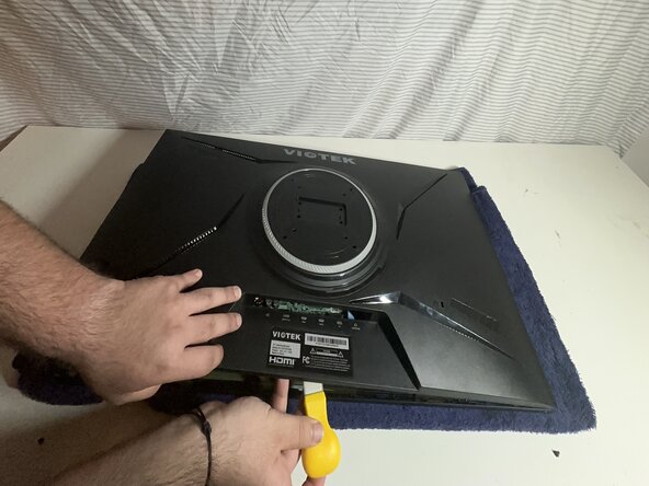 Viotek Gaming Monitor W2711SE Back Panel Attachment Latch Repair: crwdns2935265:04crwdnd2935265:03crwdnd2935265:03crwdne2935265:0
