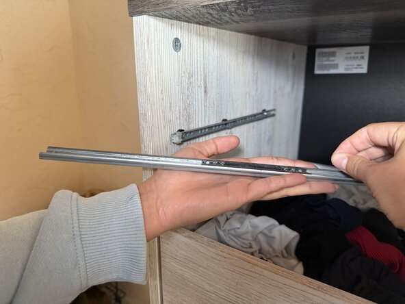 Ashley Furniture's 5 Drawer Chest Drawer Slide Replacement: crwdns2935265:06crwdnd2935265:03crwdnd2935265:03crwdne2935265:0