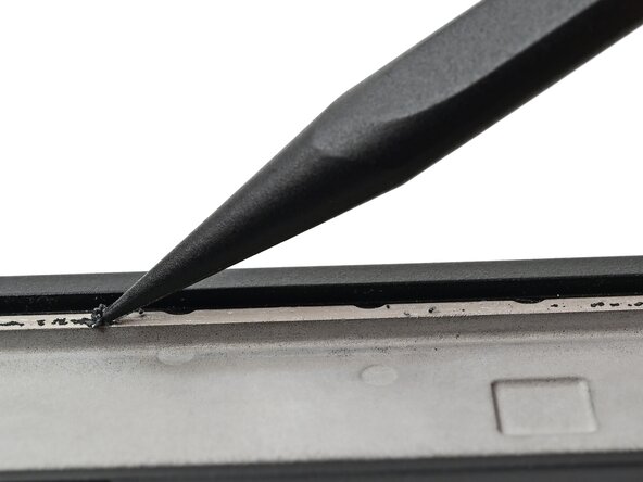 Nintendo Switch 2 Screen Replacement, Clean the frame: crwdns2935265:054crwdnd2935265:02crwdnd2935265:03crwdne2935265:0