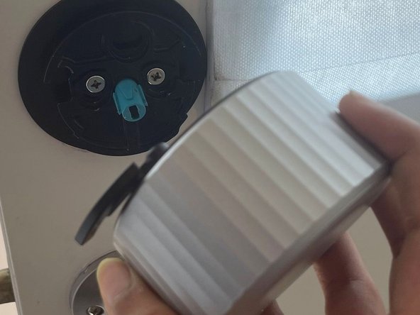 How to Replace a Manual Door Lock With An August (4th Gen.) Smart Lock: 步骤 6 中的图像 3，3