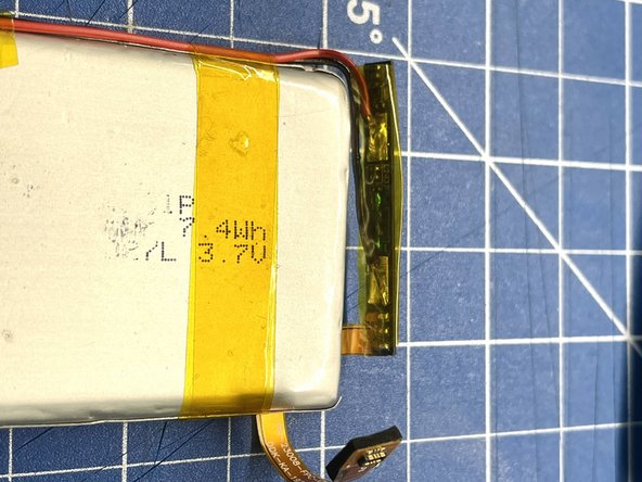 Wahoo Elemnt Roam (WFCC4) Screen and Battery Replacement, Solder Leads to Old Battery's Circuit Board: crwdns2935265:014crwdnd2935265:03crwdnd2935265:03crwdne2935265:0