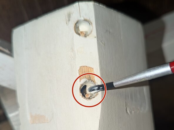 How to Repair Loose Threaded Bolts in a Wooden Chair Leg: 步骤 8 中的图像 3，3