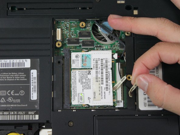 IBM ThinkPad T30 Wireless Card Replacement: crwdns2935265:03crwdnd2935265:02crwdnd2935265:03crwdne2935265:0