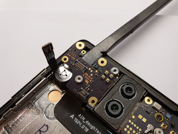 Nokia 8 Sirocco Teardown, Daughter board: crwdns2935265:04crwdnd2935265:02crwdnd2935265:03crwdne2935265:0