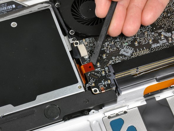 MacBook Pro 17" Unibody Teardown: crwdns2935265:012crwdnd2935265:02crwdnd2935265:03crwdne2935265:0