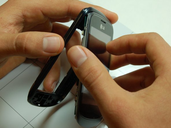 LG 305C  Touch Screen Assembly Replacement: crwdns2935265:07crwdnd2935265:02crwdnd2935265:03crwdne2935265:0