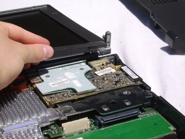 Disassembling the Compaq Armada 7800: crwdns2935265:011crwdnd2935265:02crwdnd2935265:03crwdne2935265:0