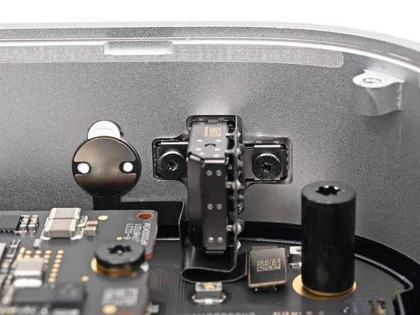 Mac mini (2024) Headphone Jack Replacement, Remove the headphone jack screws: 26 단계, 이미지 3개 중 2개