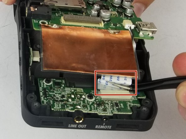 Zoom H6 Handy Recorder Battery Terminal Replacement: crwdns2935265:013crwdnd2935265:02crwdnd2935265:03crwdne2935265:0