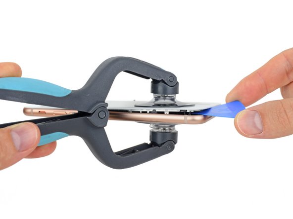 iPhone 8 Teardown: crwdns2935265:04crwdnd2935265:02crwdnd2935265:03crwdne2935265:0