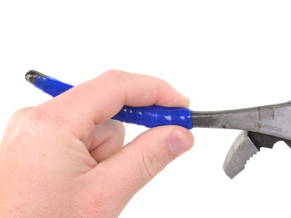 How to Apply Silicone Electrical Tape, Finish the wrap: crwdns2935265:08crwdnd2935265:03crwdnd2935265:03crwdne2935265:0