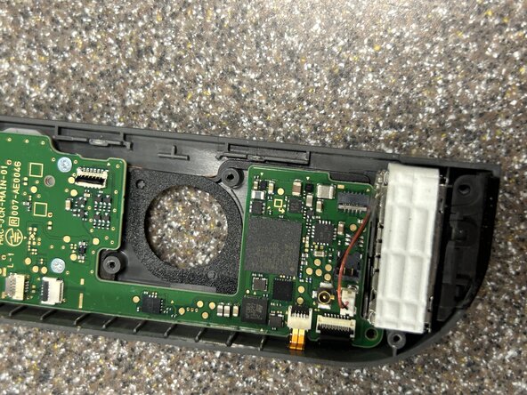 Right Joy-Con Teardown: crwdns2935265:020crwdnd2935265:03crwdnd2935265:03crwdne2935265:0