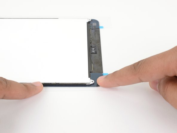 iPad Display Assembly 4 Pc. Adhesive Application: crwdns2935265:06crwdnd2935265:03crwdnd2935265:03crwdne2935265:0