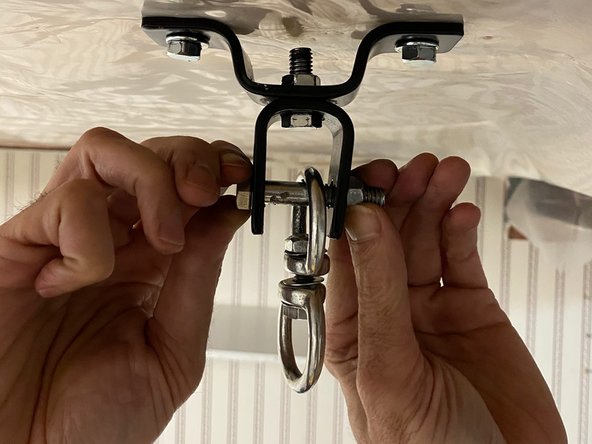 How to Fix a Noisy Punching Bag Ceiling Mount: crwdns2935265:06crwdnd2935265:02crwdnd2935265:03crwdne2935265:0