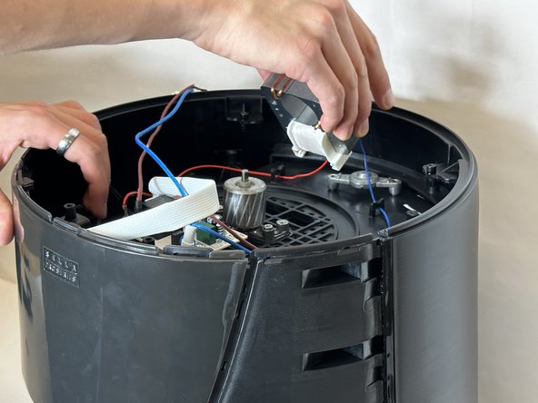 Bella TXG-FS075A Fan Motor Replacement: crwdns2935265:04crwdnd2935265:02crwdnd2935265:02crwdne2935265:0