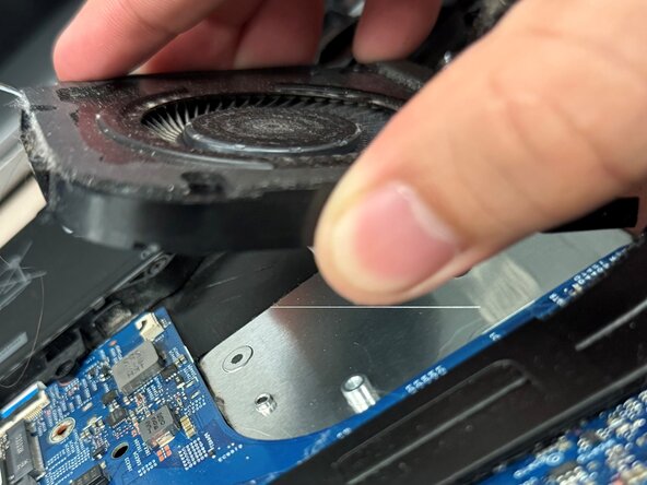 Dell Precision 3580 Fan Replacement: step 6, image 2 of 2