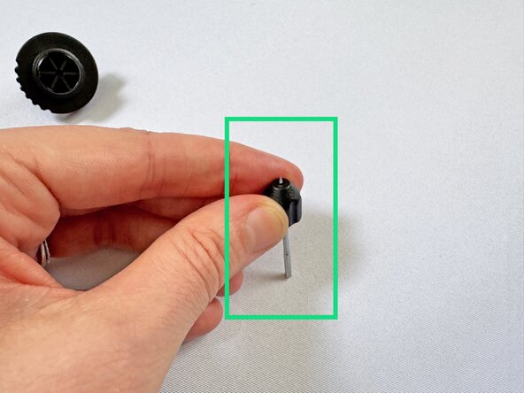 Expedition Sewing Awl, Installing a needle: crwdns2935265:05crwdnd2935265:03crwdnd2935265:03crwdne2935265:0