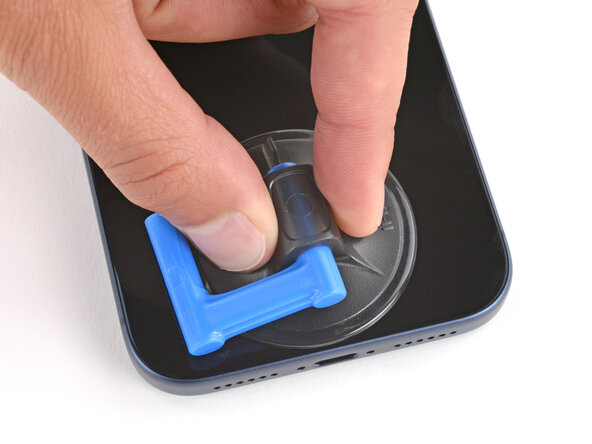 iPhone 17 Pro Battery Replacement, Apply a suction handle: crwdns2935265:06crwdnd2935265:02crwdnd2935265:02crwdne2935265:0