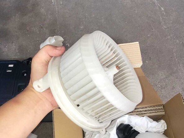 2011 Lexus CT Aircon blower fan replacement Replacement, Check the Part: step 6, image 1 of 2