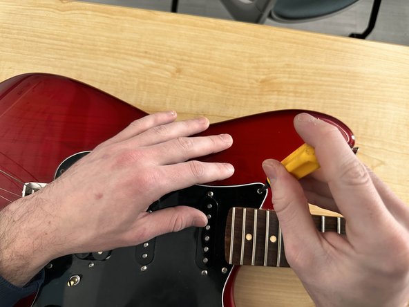 Fender Stratocaster Volume Potentiometer Replacement: passo 5, immagine 2 di 3