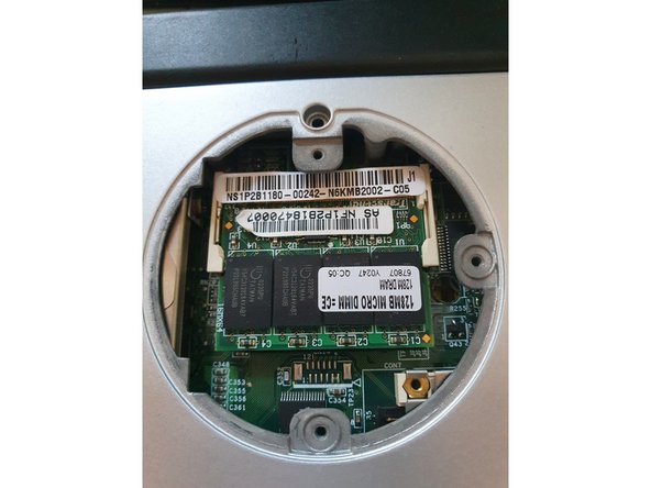 JVC MP-XP7210D RAM Replacement: 2 단계, 이미지 3개 중 3개