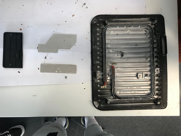 Panini Iron Teardown, Heat shields: crwdns2935265:07crwdnd2935265:02crwdnd2935265:02crwdne2935265:0