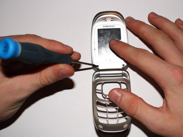 Samsung SPH-A660 Teardown: crwdns2935265:09crwdnd2935265:02crwdnd2935265:02crwdne2935265:0