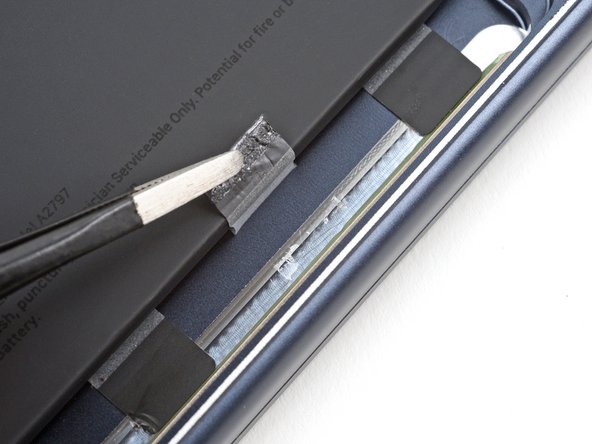 MacBook Air 15" 2024 Battery Replacement, Peel up the stretch-release pull tabs: crwdns2935265:019crwdnd2935265:03crwdnd2935265:03crwdne2935265:0