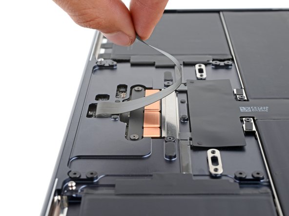 MacBook Air 2022 (M2) Trackpad Replacement, Detach the trackpad cable: crwdns2935265:014crwdnd2935265:02crwdnd2935265:03crwdne2935265:0