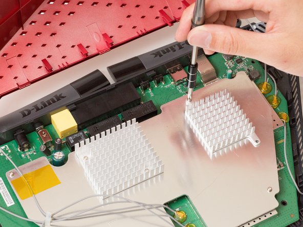 D-Link DIR-890L Heat Sink Replacement, Heat Sink: crwdns2935265:04crwdnd2935265:02crwdnd2935265:03crwdne2935265:0