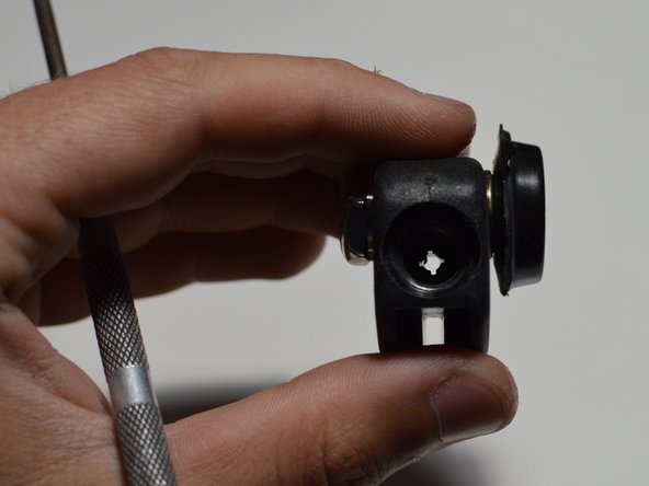 Airplane Life Vest Autofill Regulator Teardown, Piercing Pin: stap 0, afbeelding 3 van 3