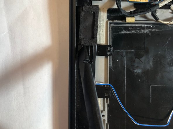 Nokia Lumia 2520 Speaker Replacement: paso 11, imagen 2 de 3