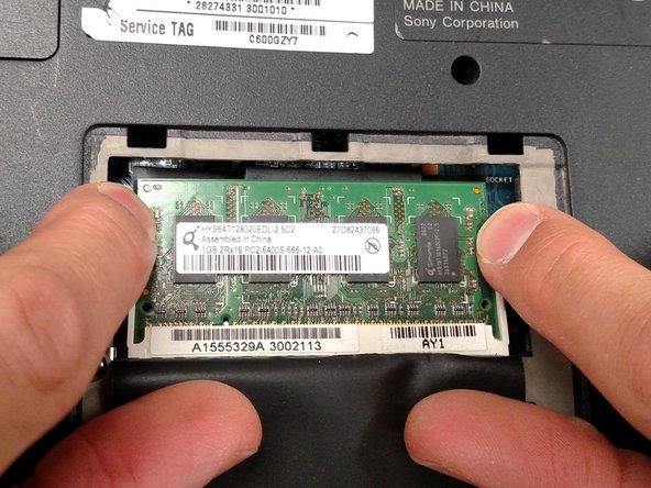Sony Vaio VGN-SR140E RAM Replacement: crwdns2935265:07crwdnd2935265:02crwdnd2935265:03crwdne2935265:0