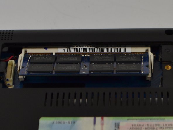Samsung NP-130-JA01US RAM Replacement: crwdns2935265:06crwdnd2935265:02crwdnd2935265:02crwdne2935265:0