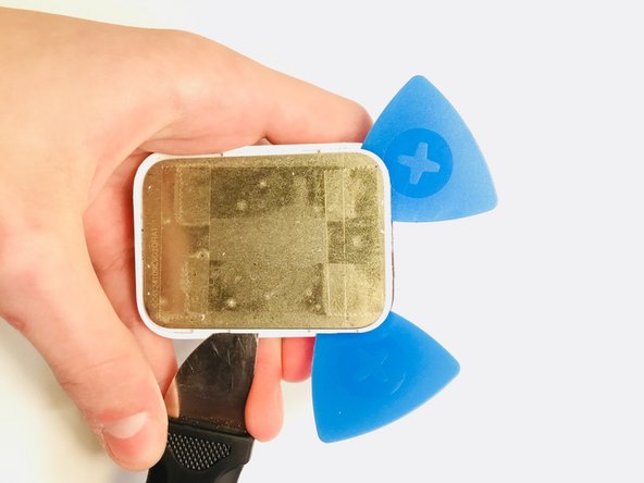 iPhone dock Teardown, Getting the back off: crwdns2935265:03crwdnd2935265:02crwdnd2935265:02crwdne2935265:0