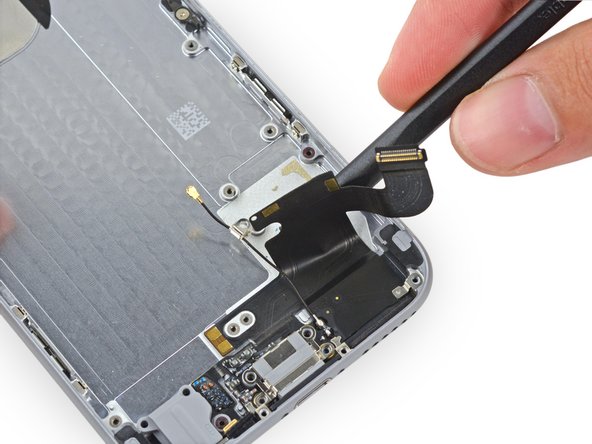 iPhone 6 Rear Case Replacement: crwdns2935265:071crwdnd2935265:03crwdnd2935265:03crwdne2935265:0