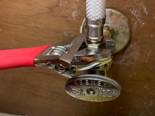 Sink Faucet Water Supply Line Replacement: crwdns2935265:08crwdnd2935265:02crwdnd2935265:03crwdne2935265:0