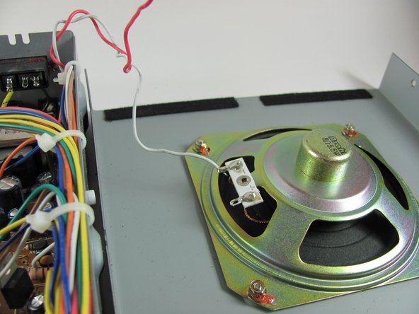 Cobra 29 LTD Classic Internal Speaker Replacement: crwdns2935265:013crwdnd2935265:02crwdnd2935265:02crwdne2935265:0