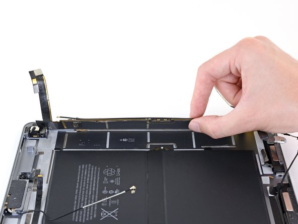 iPad Pro 9.7" Battery Replacement, Remove the logic board: step 98, image 2 of 3