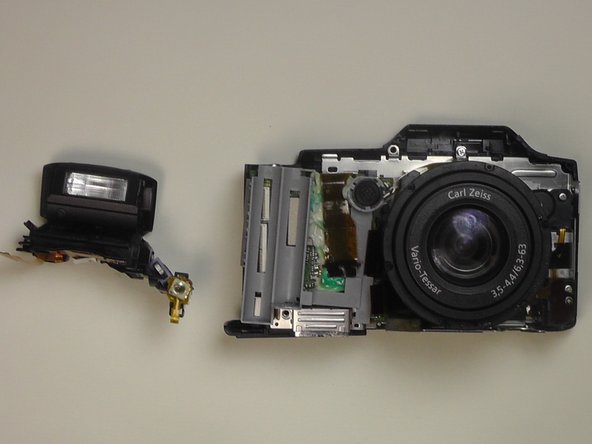 Sony Cyber-shot DSC-H20 Flash Assembly Replacement: crwdns2935265:08crwdnd2935265:02crwdnd2935265:02crwdne2935265:0