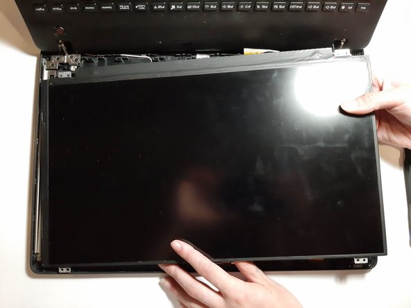 Samsung Odyssey NP800G5M Screen Replacement: step 7, image 2 of 3