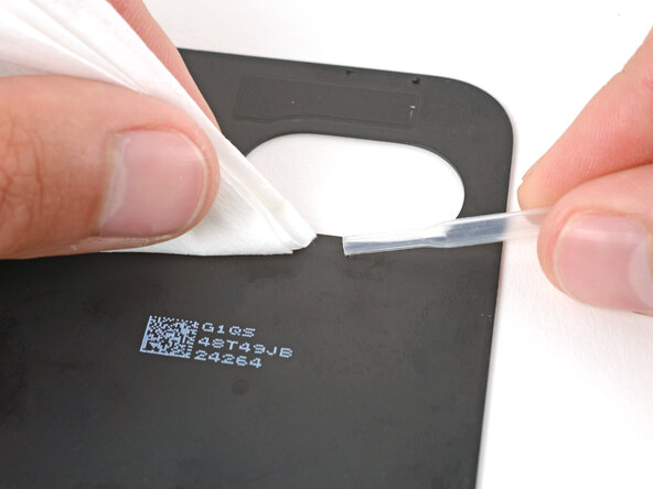 Google Pixel 9a Logic Board Replacement, Remove the adhesive residue: passo 69, immagine 2 di 2