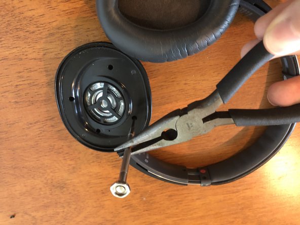 How to reduce creaking plastic noises, Remove screws: crwdns2935265:03crwdnd2935265:03crwdnd2935265:03crwdne2935265:0