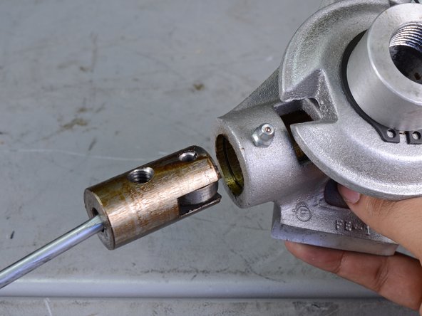 Electric Eel Lower Feeder Assembly Replacement, Remove the Bearing Carrier Assembly: crwdns2935265:017crwdnd2935265:03crwdnd2935265:03crwdne2935265:0