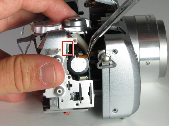 Olympus C-765 Status LED Replacement: crwdns2935265:09crwdnd2935265:02crwdnd2935265:03crwdne2935265:0