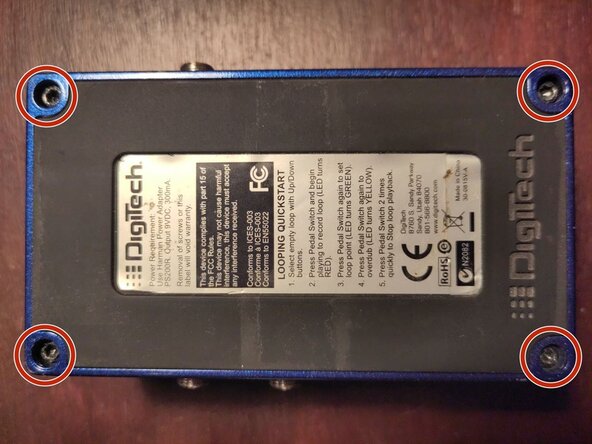 Rewriting corrupted firmware on Digitech JamMan Solo, Open the pedal: crwdns2935265:02crwdnd2935265:01crwdnd2935265:02crwdne2935265:0